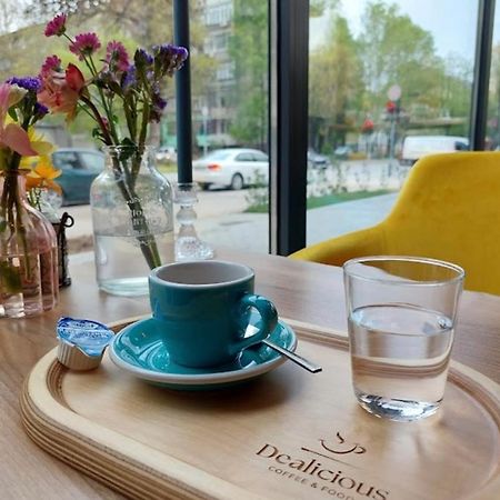 Lovely 1Bed Apartment For 4 Guests & Free Parking Plovdiv Kültér fotó